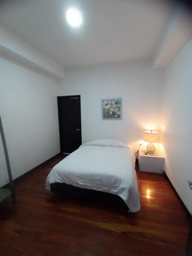 Hotel Colonial Andino - Parque Principal De Pitalito Eksteriør billede